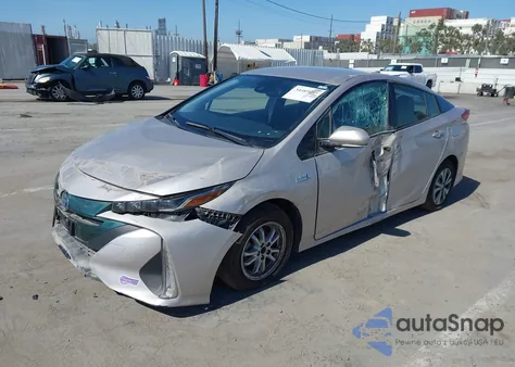 2019 Toyota Prius Prime Plus z USA, uszkodzony, nr VIN JTDKARFP9K3108312